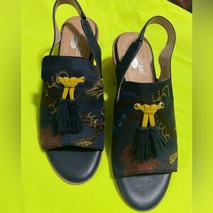 Dr. Scholl's Meeko Original Collection Woman’s open-toe heeled sandal. Blue NWOT